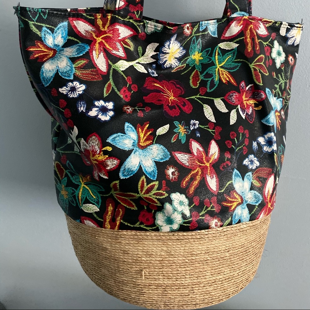 Mexican handmade straw tote